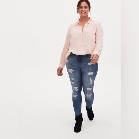 TORRID Madison Georgette Embellished Collar Button Front Blouse, Size 1 (14-16) - Picture 3 of 9